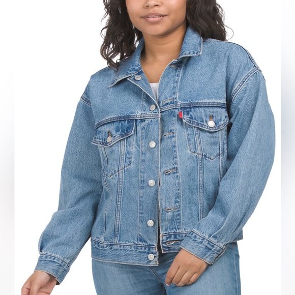 NWT Women's LEVI'S Reversible Oversized Trucker Jean Jacket Size M - Picture 2 of 6